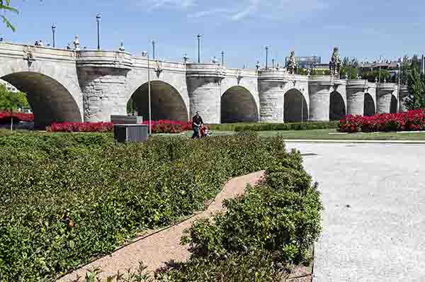 219 - Madrid - jardines del puente de Toledo